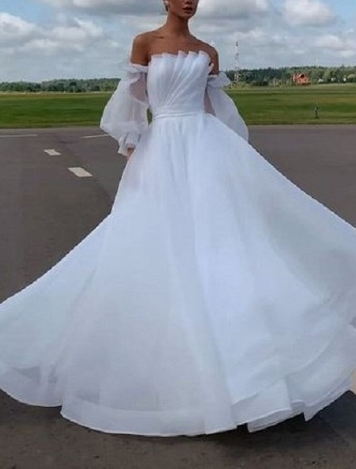 Luolandi Beach Casual Wedding Dresses A-Line Off Shoulder Long Sleeve Court Train Organza Bridal Gowns