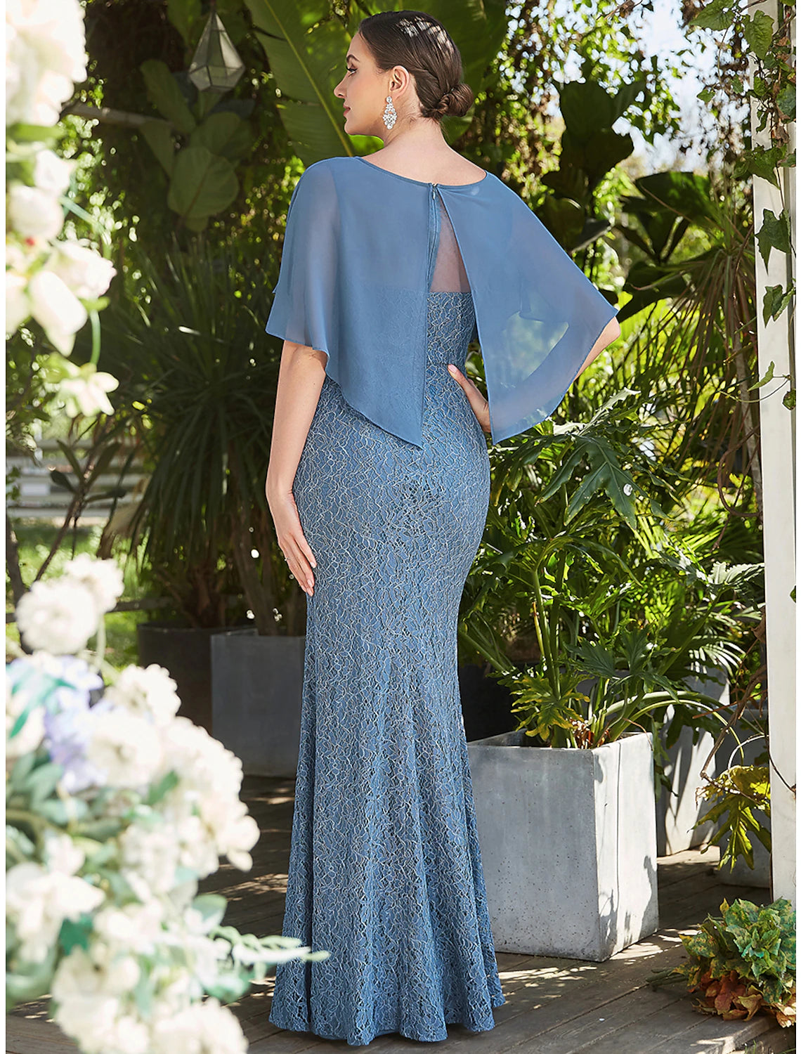 Luolandi Mermaid / Trumpet Fall Wedding Guest Party Dresses Elegant Mother of the Bride Dress Formal Dress Floor Length Sleeveless Jewel Neck Capes Lace