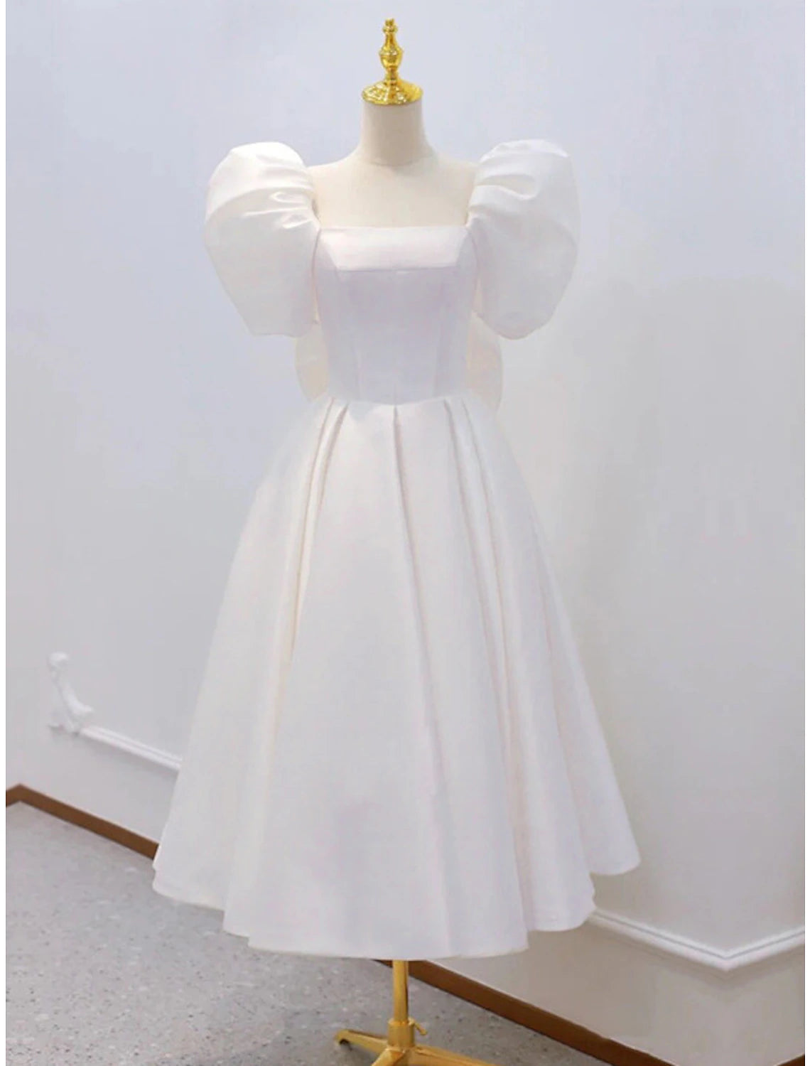 Luolandi Reception Little Dresses Wedding Dresses A-Line Square Neck Short Sleeve Knee Length Satin Bridal Gowns