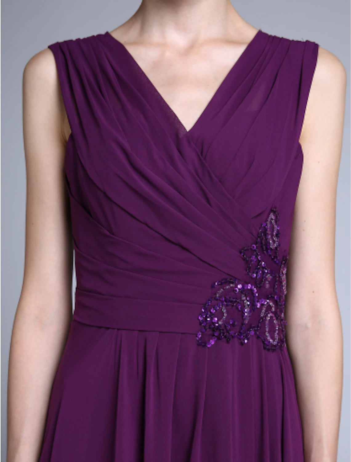 Luolandi Sheath / Column Mother of the Bride Dress Elegant V Neck Floor Length Chiffon Sleeveless