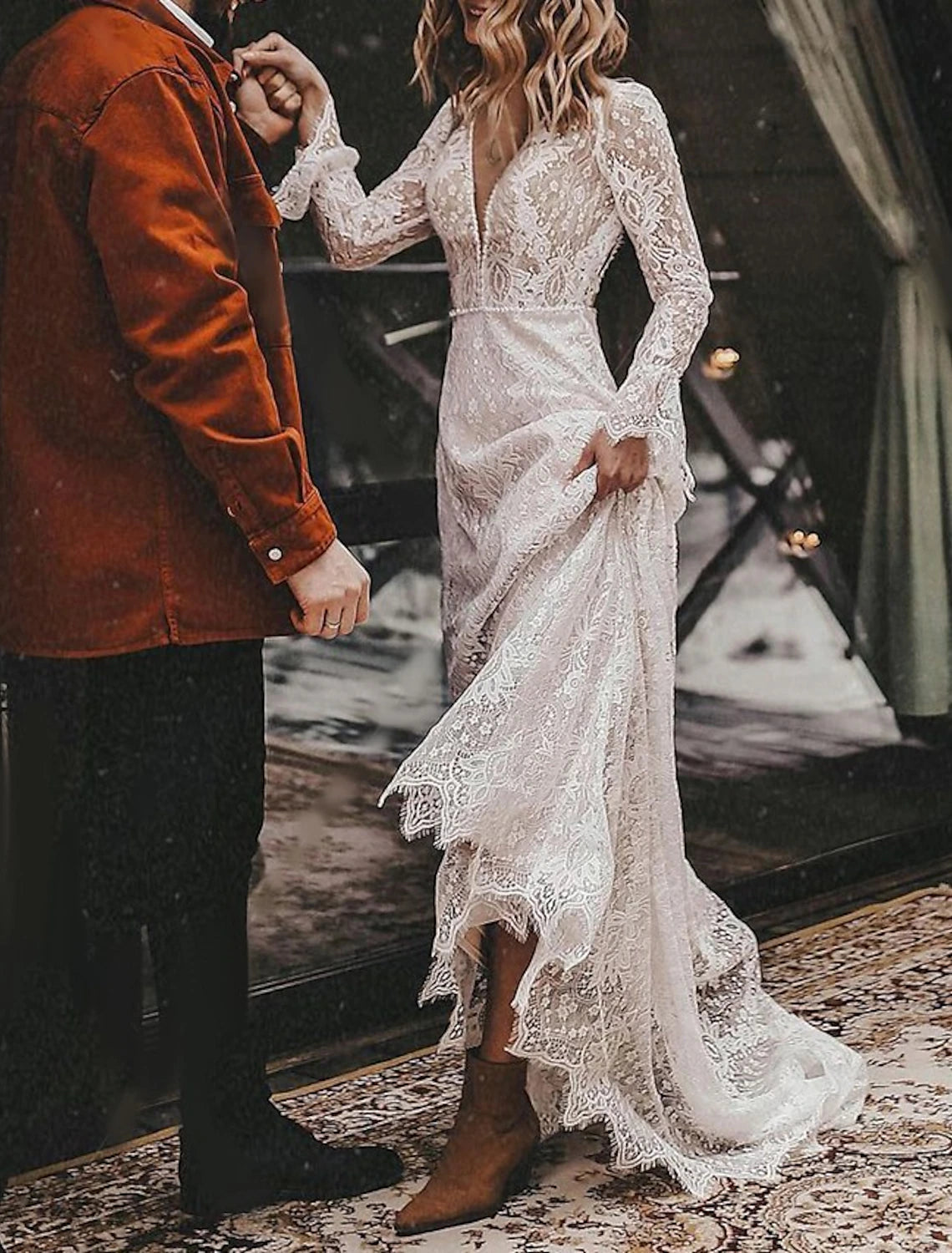 Luolandi A-Line Fall Wedding Dresses Vintage Long Sleeve V Neck Outdoor Romantic Bridal Gowns