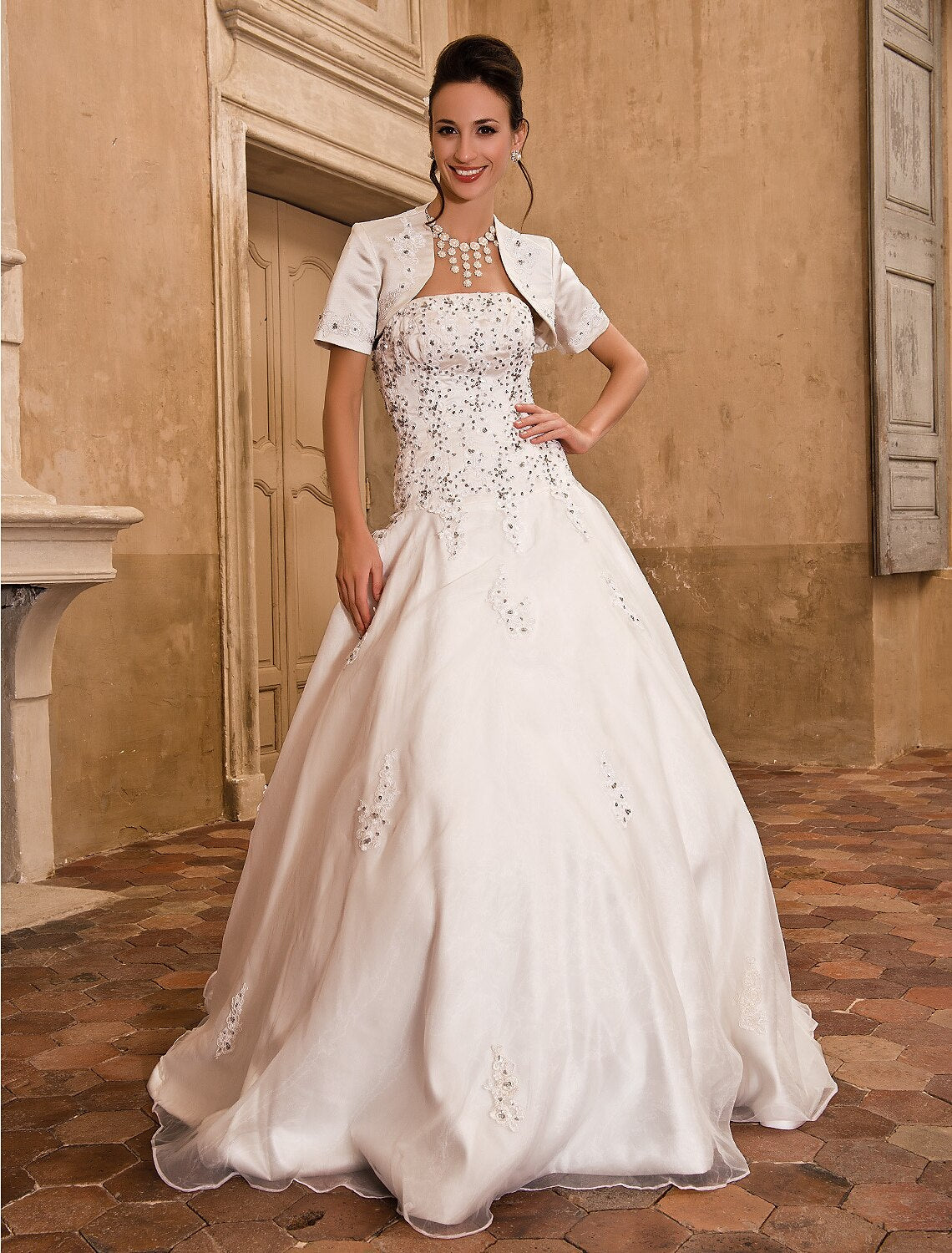 Luolandi Hall Wedding Dresses Ball Gown Strapless Short Sleeve Floor Length Satin Bridal Gowns With Beading