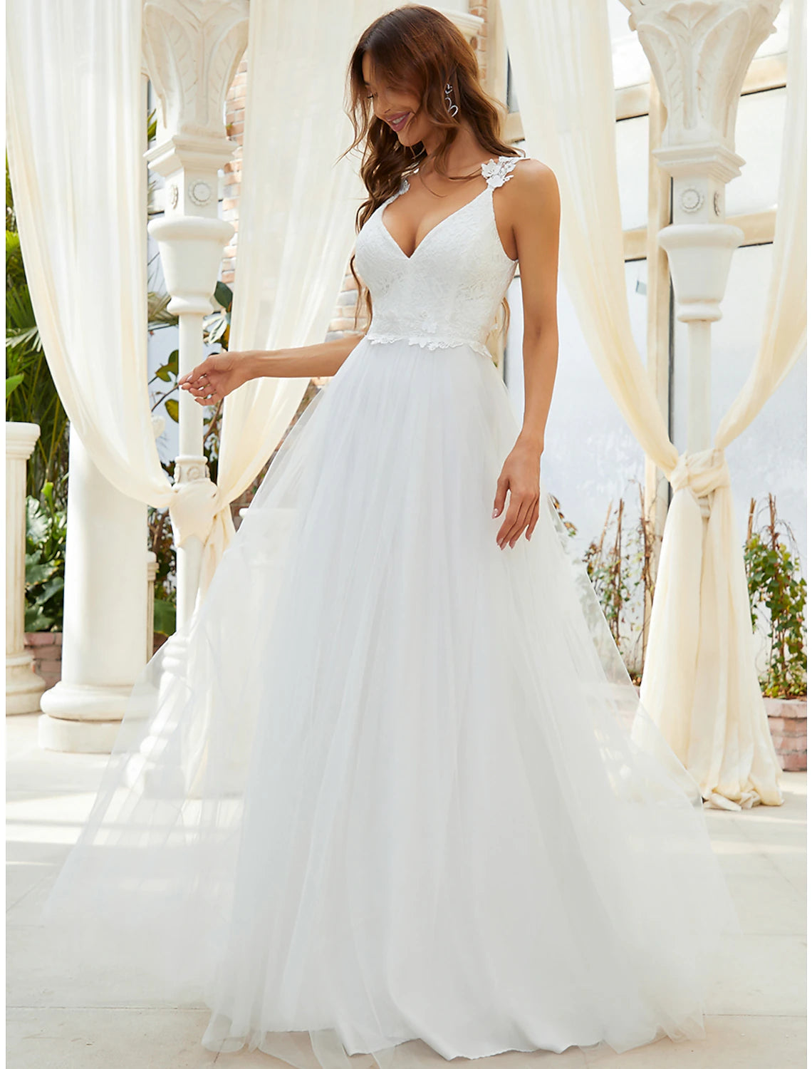 Luolandi Reception Casual Wedding Dresses A-Line Sweetheart V Wire Regular Straps Sweep / Brush Train Tulle Bridal Gowns With Crystals
