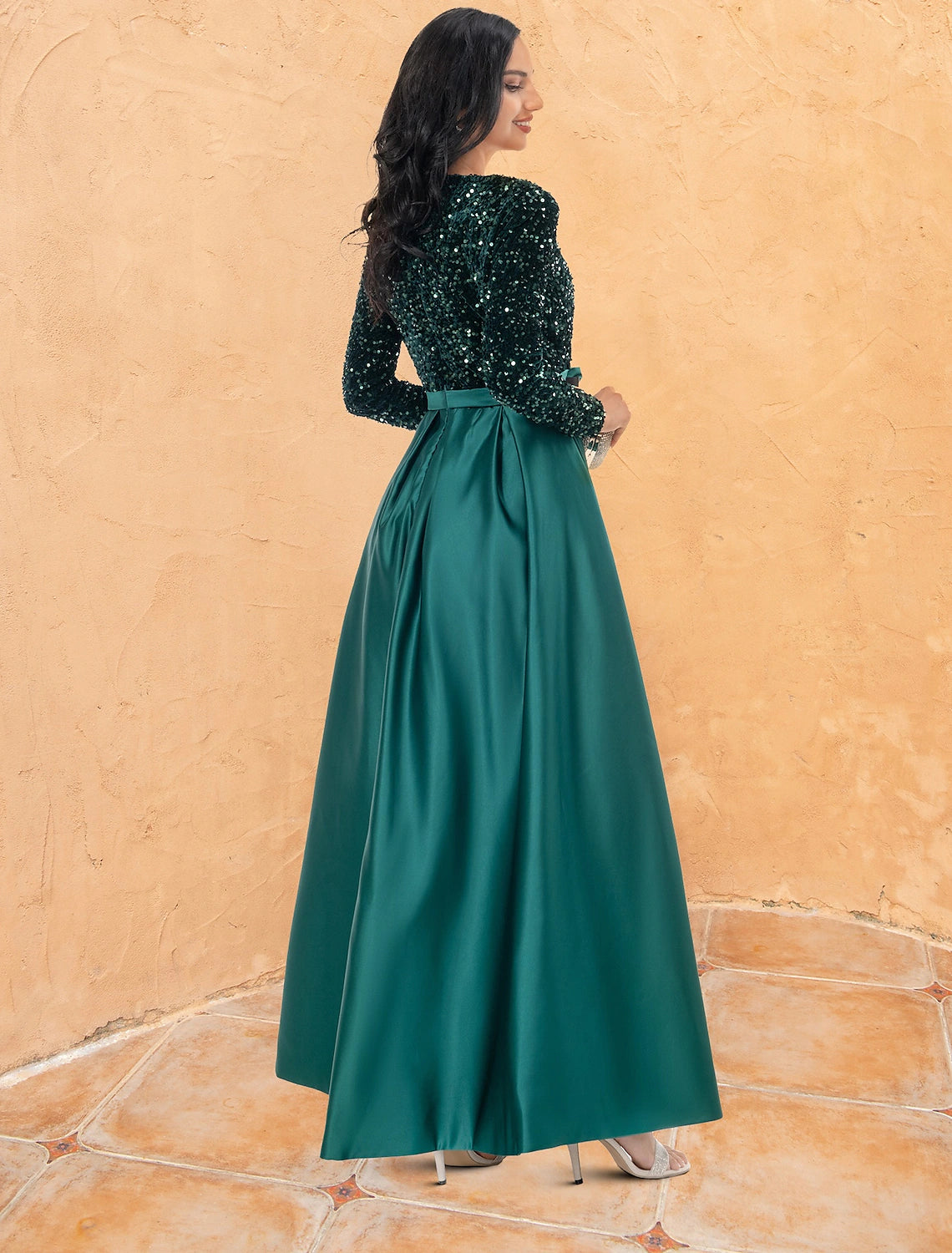 Luolandi Ball Gown Cocktail Dresses Sparkle & Shine Dress Wedding Party Floor Length Long Sleeve V Neck Sequined Evening Dress