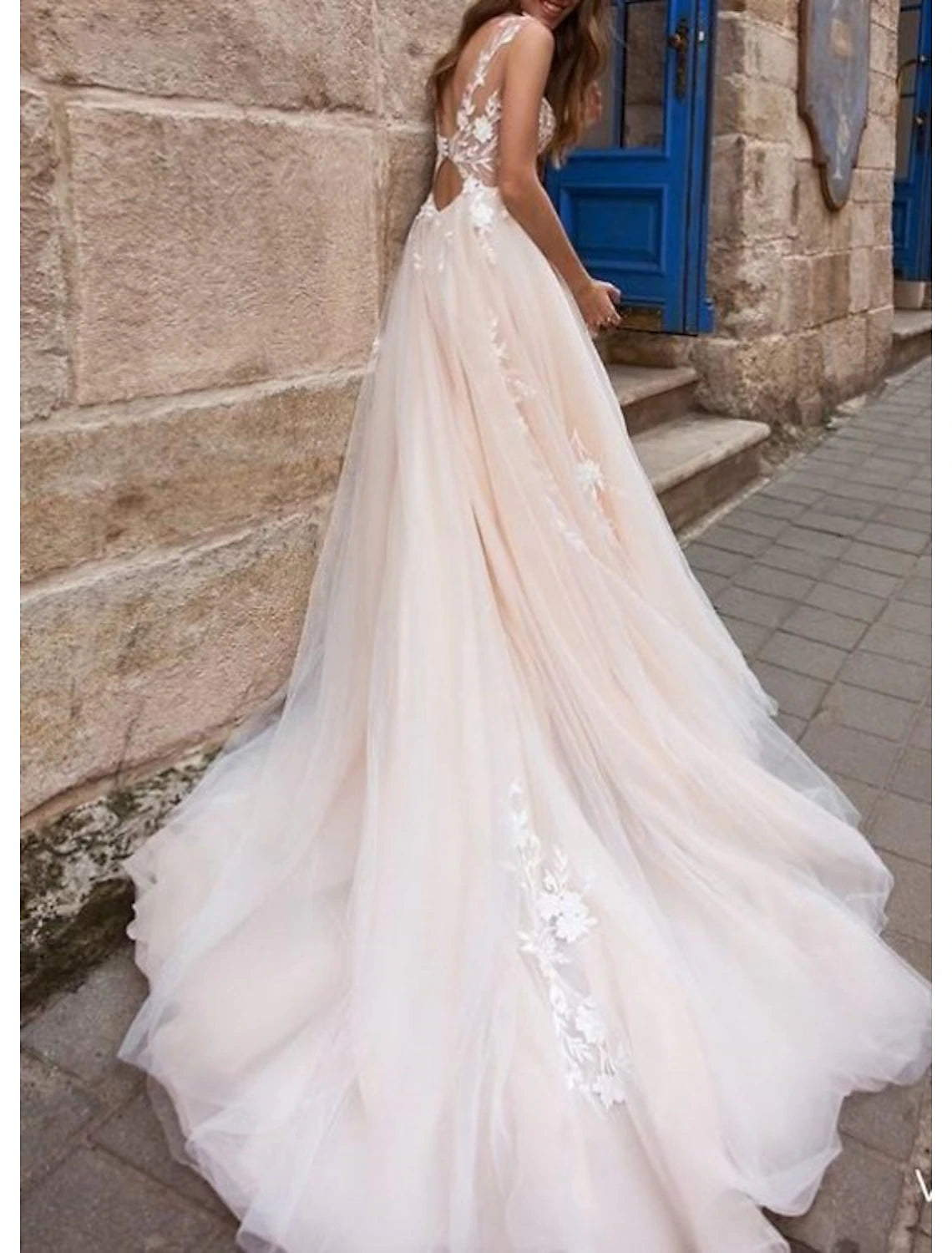 Luolandi Beach Open Back Sexy Wedding Dresses A-Line V Neck Sleeveless Court Train Lace Bridal Gowns With Appliques Summer Fall Wedding