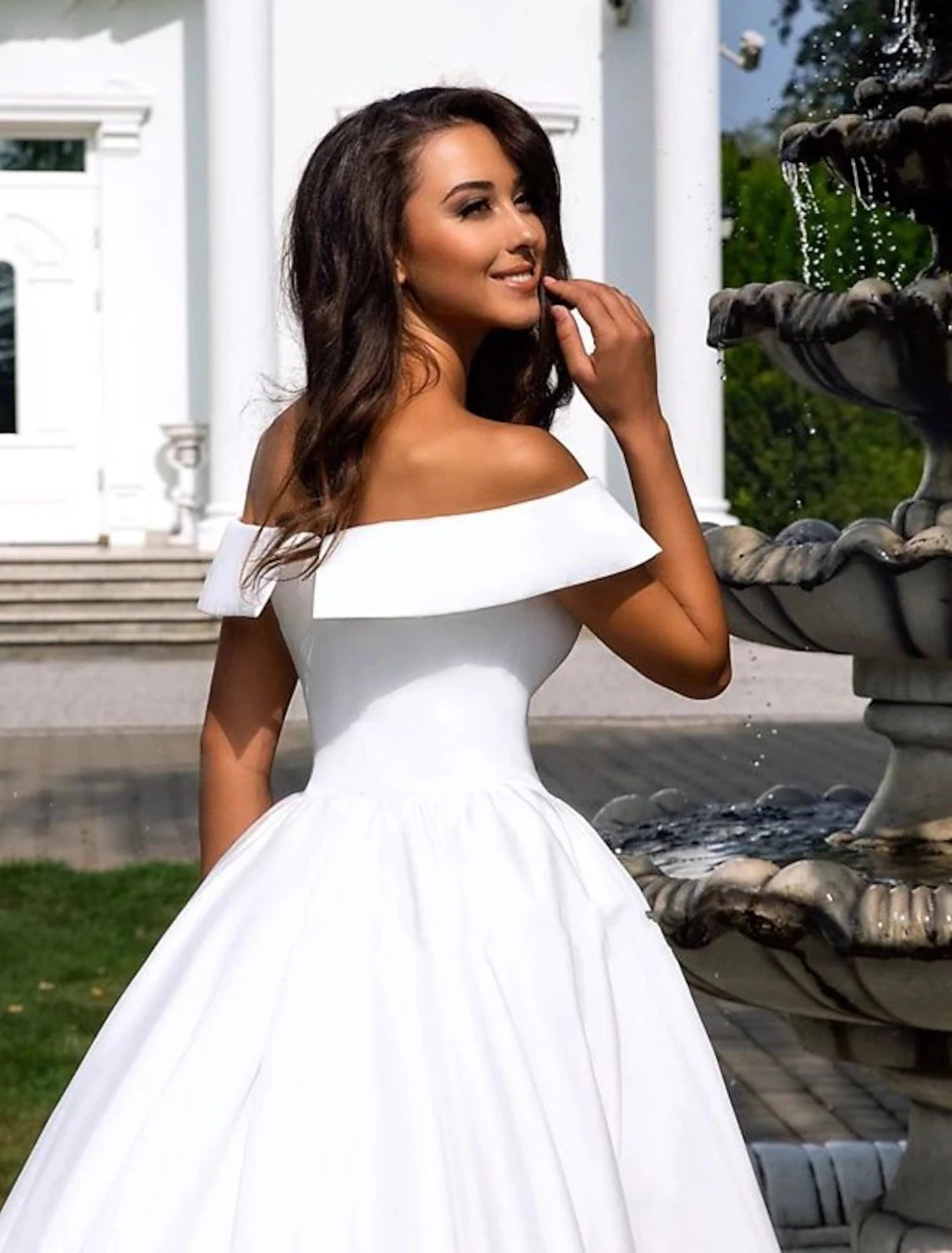 Luolandi Formal Wedding Dresses Ball Gown Off Shoulder Cap Sleeve Chapel Train Satin Bridal Gowns