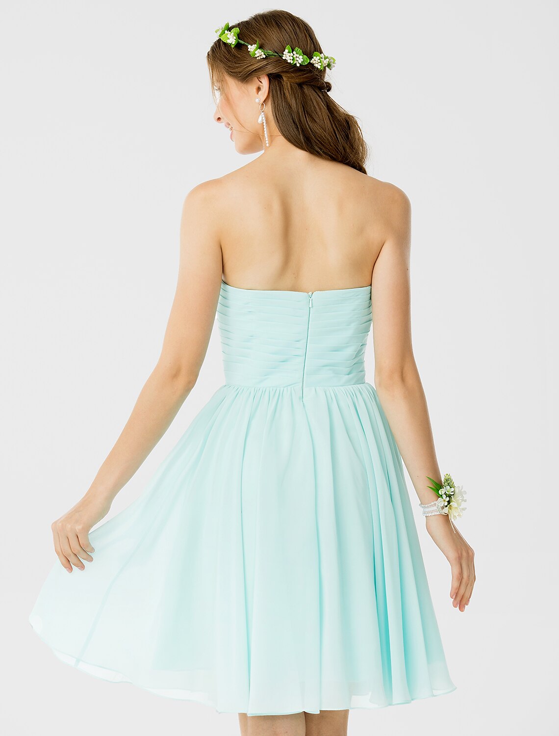 Luolandi Princess / A-Line Bridesmaid Dress Notched Sleeveless Open Back Knee Length Chiffon with Ruched