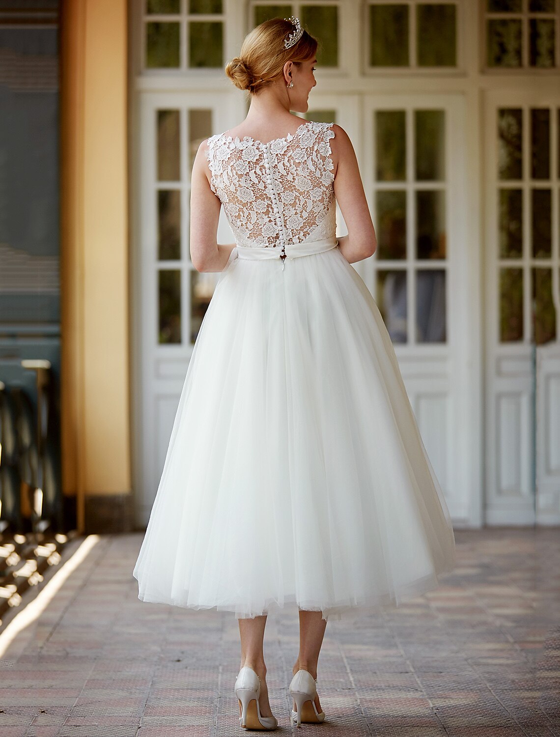 Luolandi Reception Little Dresses Wedding Dresses A-Line Illusion Neck Sleeveless Tea Length Lace Bridal Gowns With Sashes / Ribbons