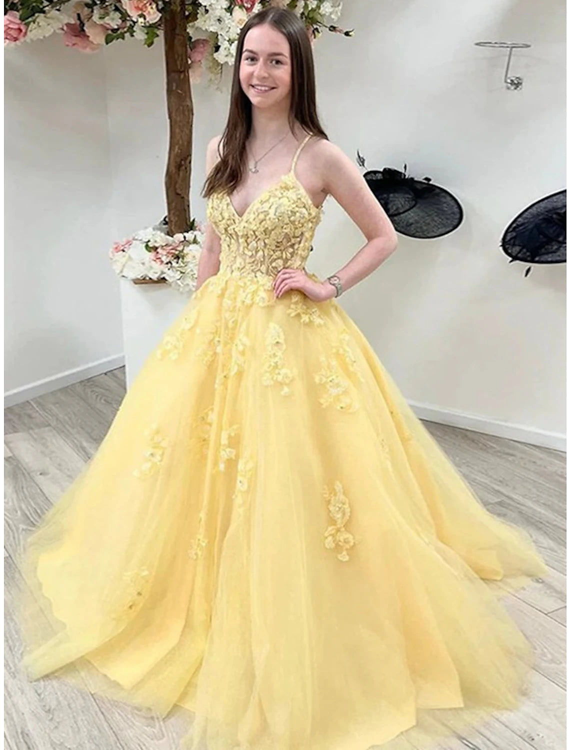 Luolandi Ball Gown Prom Dresses Princess Dress Formal Floor Length Sleeveless V Neck Tulle Backless with Pleats