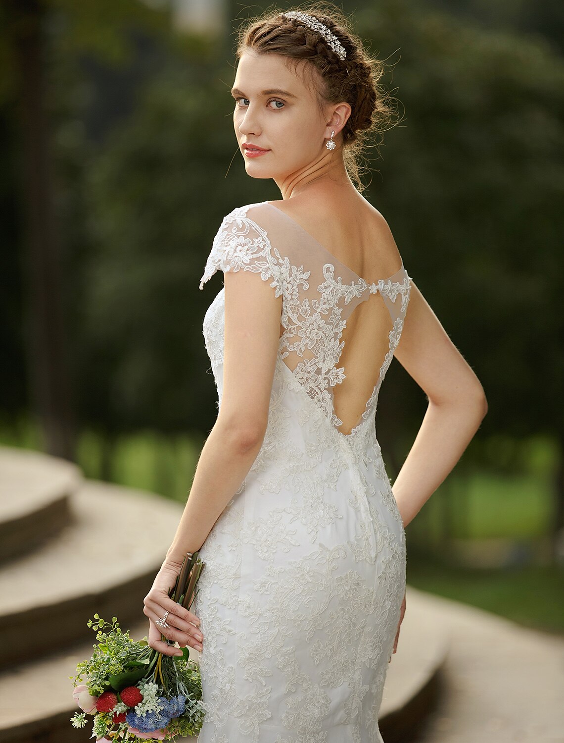 Luolandi Beach Wedding Dresses Mermaid / Trumpet Illusion Neck Short Sleeve Sweep Train Satin Bridal Gowns With Appliques