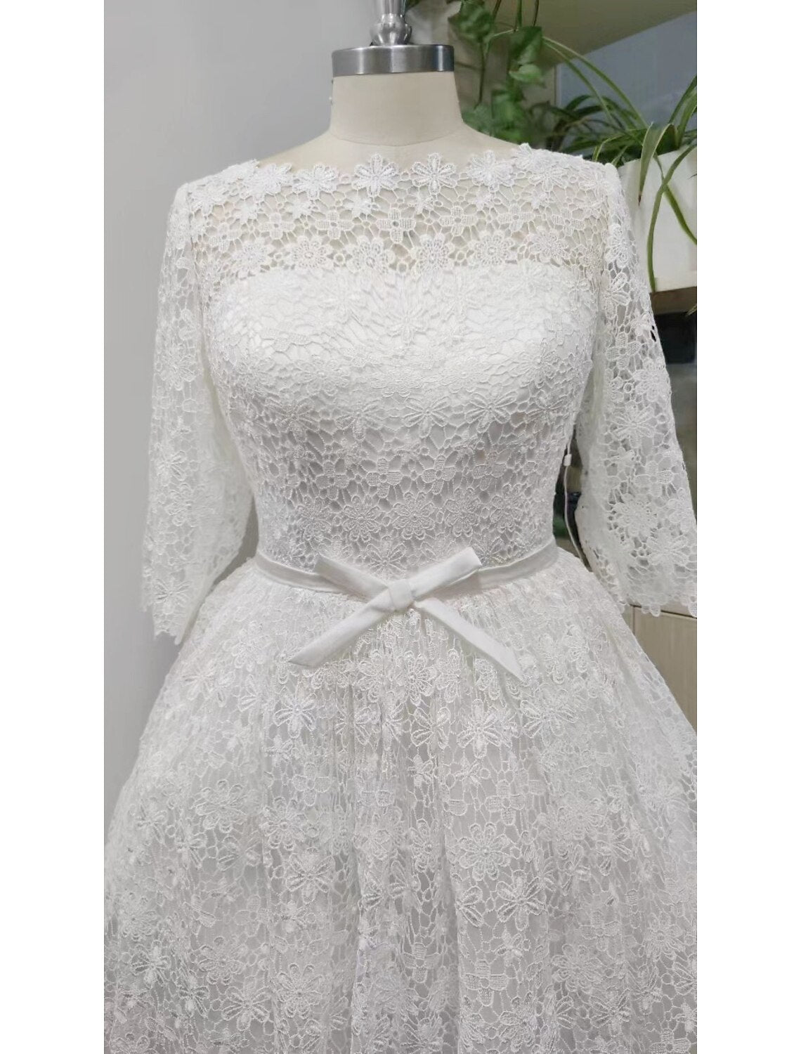 Luolandi Reception Little Dresses Wedding Dresses A-Line Scoop Neck 3/4 Length Sleeve Knee Length Lace Bridal Gowns With Sashes / Ribbons