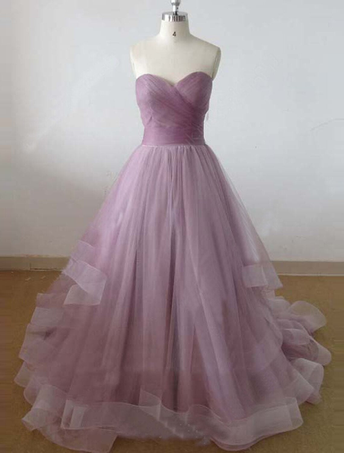 Luolandi A-Line Minimalist Cute Engagement Prom Dress Sweetheart Neckline Sleeveless Court Train Tulle with Pleats
