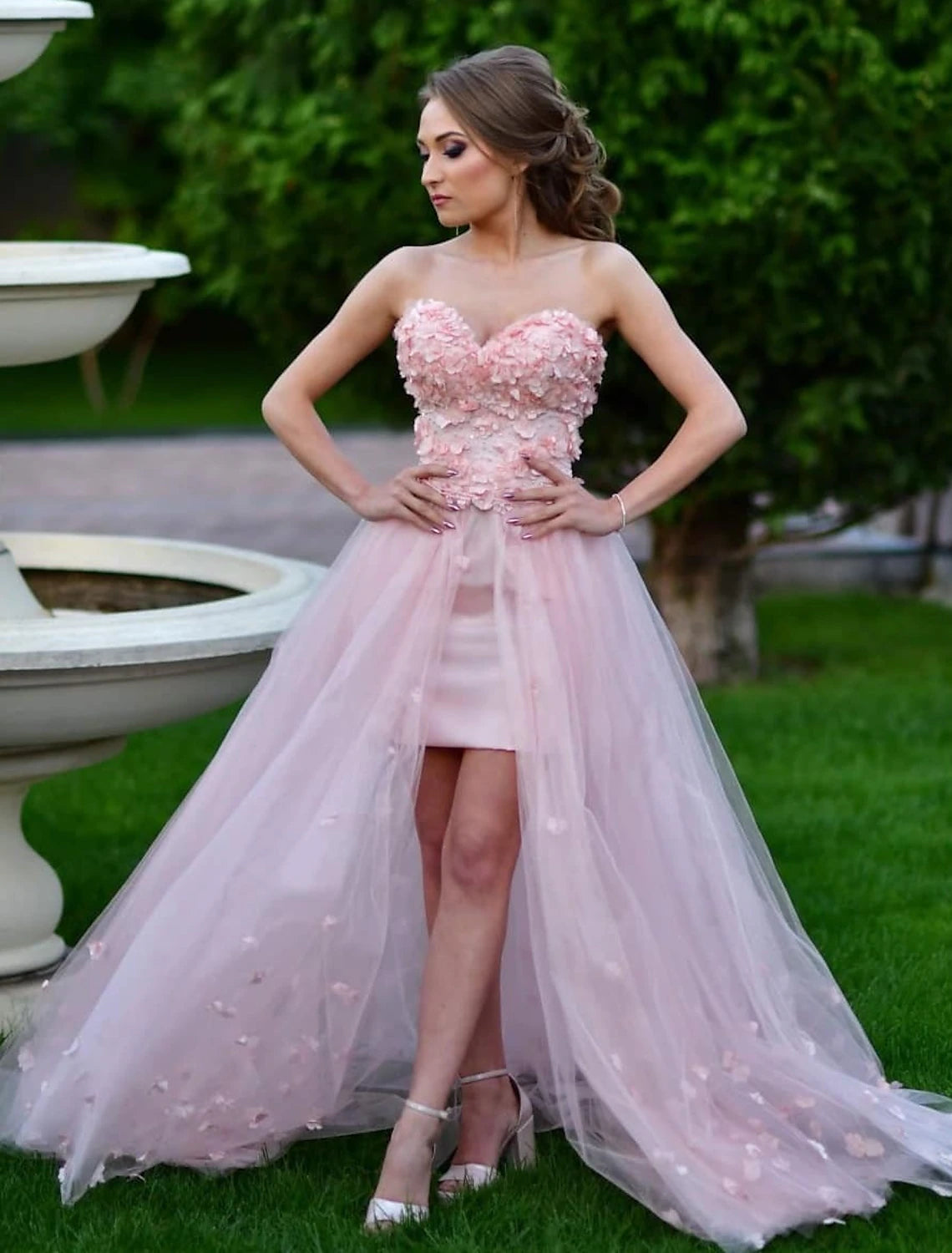 Luolandi Sheath / Column Prom Dresses High Low Dress Prom Sweep / Brush Train Sleeveless Sweetheart Tulle with Embroidery