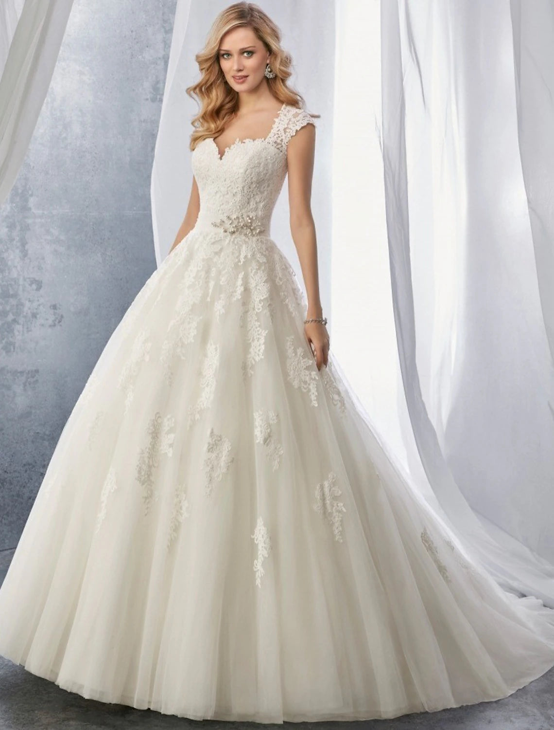 Luolandi Engagement Formal Wedding Dresses Ball Gown Sweetheart Cap Sleeve Court Train Lace Bridal Gowns