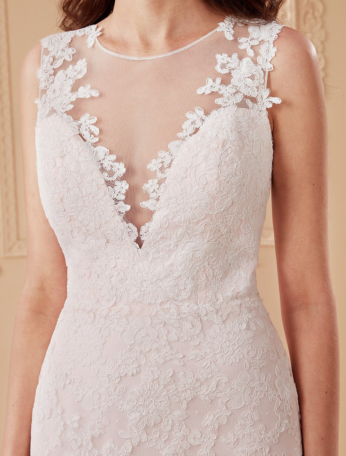 Luolandi Mermaid / Trumpet Plunging Neckline Court Train Lace Tulle Wedding Dress