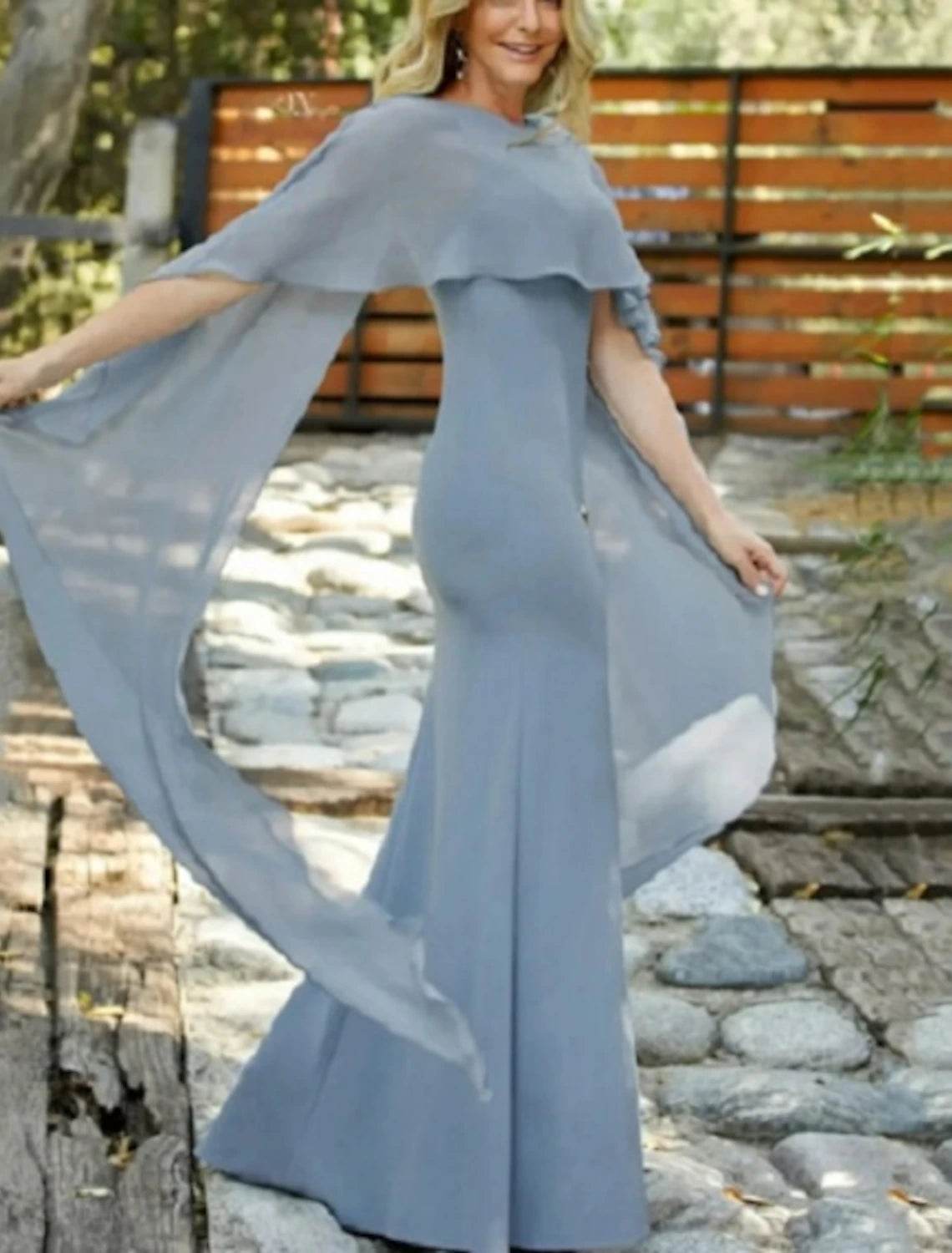 Luolandi Sheath / Column Mother of the Bride Dress Formal Wedding Guest Elegant Simple Jewel Neck Floor Length Chiffon Sleeveless with Side Draping