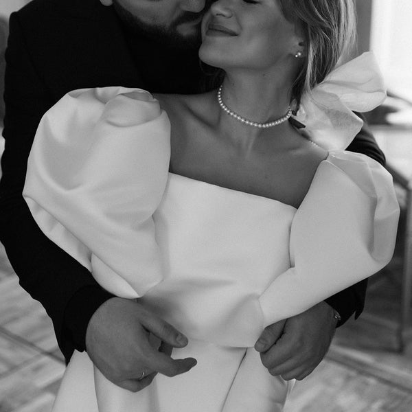 Luolandi Satin Short Wedding Dress with Puff Sleeves Beautiful