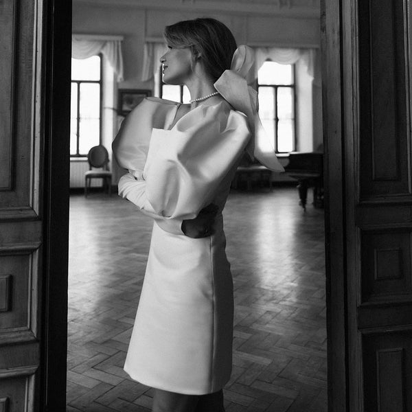 Luolandi Satin Short Wedding Dress with Puff Sleeves Beautiful