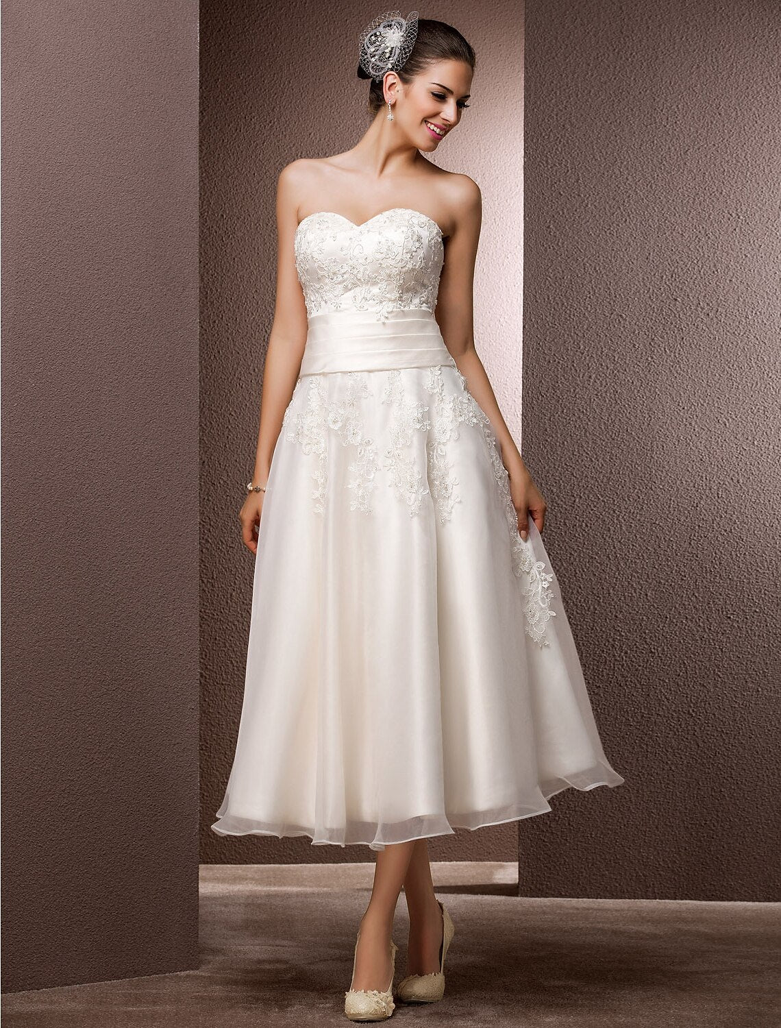 Luolandi Hall Wedding Dresses Tea Length A-Line Sleeveless Illusion Neck Lace With Pearl