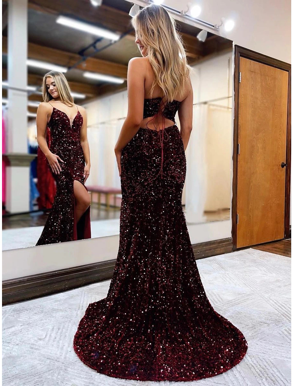 Luolandi Mermaid / Trumpet Prom Dresses Sparkle & Shine Dress Formal Wedding Party Court Train Sleeveless V Neck Sequined Backless