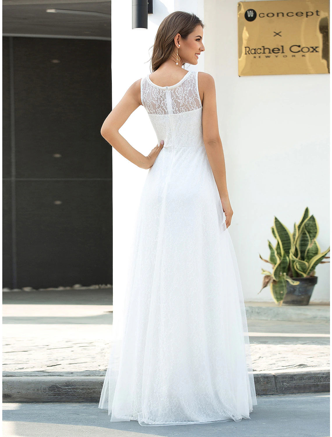 Luolandi Long Beach Wedding Dresses A-Line Scoop Neck Sleeveless Floor Length Lace Bridal Gowns With Lace