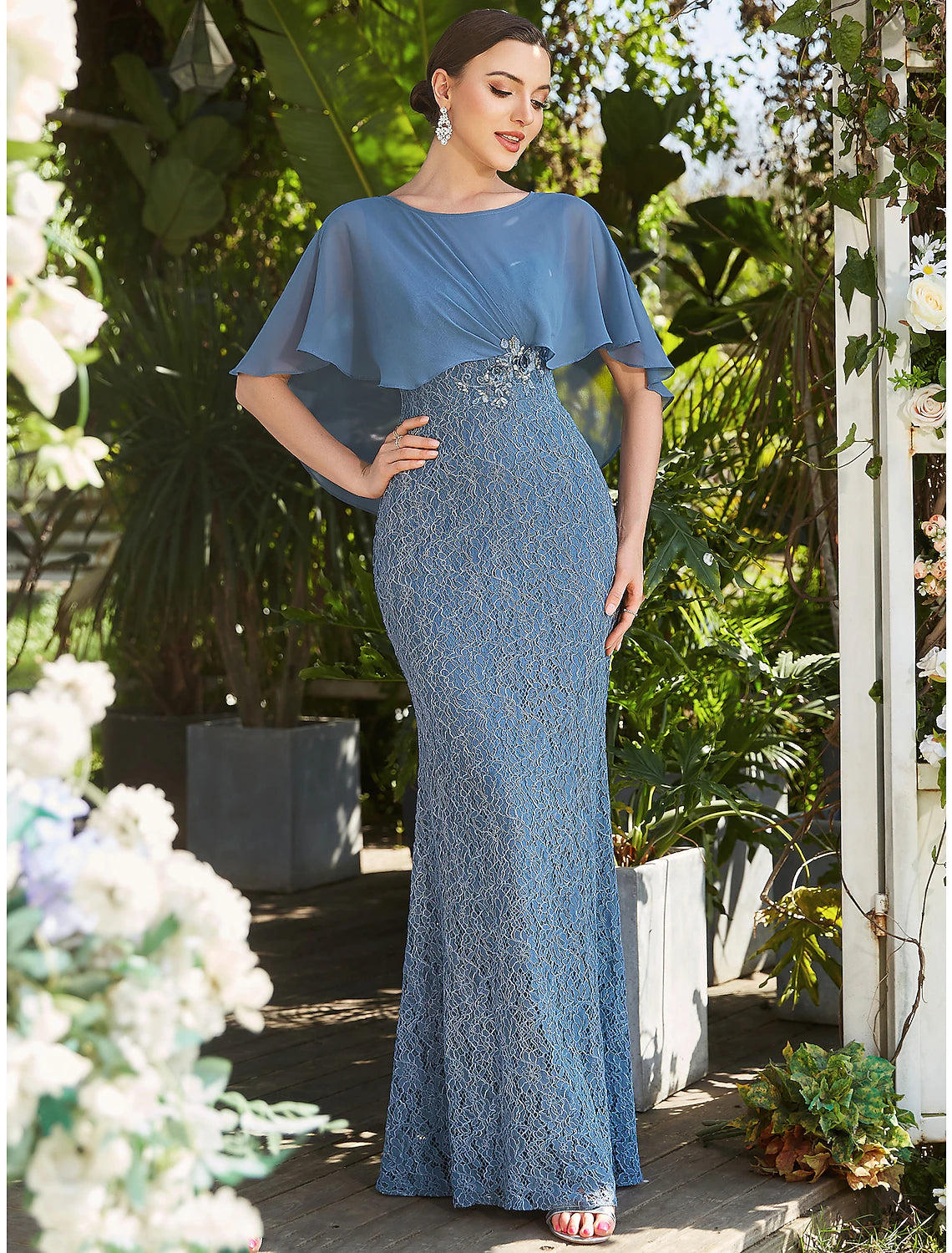 Luolandi Mermaid / Trumpet Fall Wedding Guest Party Dresses Elegant Mother of the Bride Dress Formal Dress Floor Length Sleeveless Jewel Neck Capes Lace