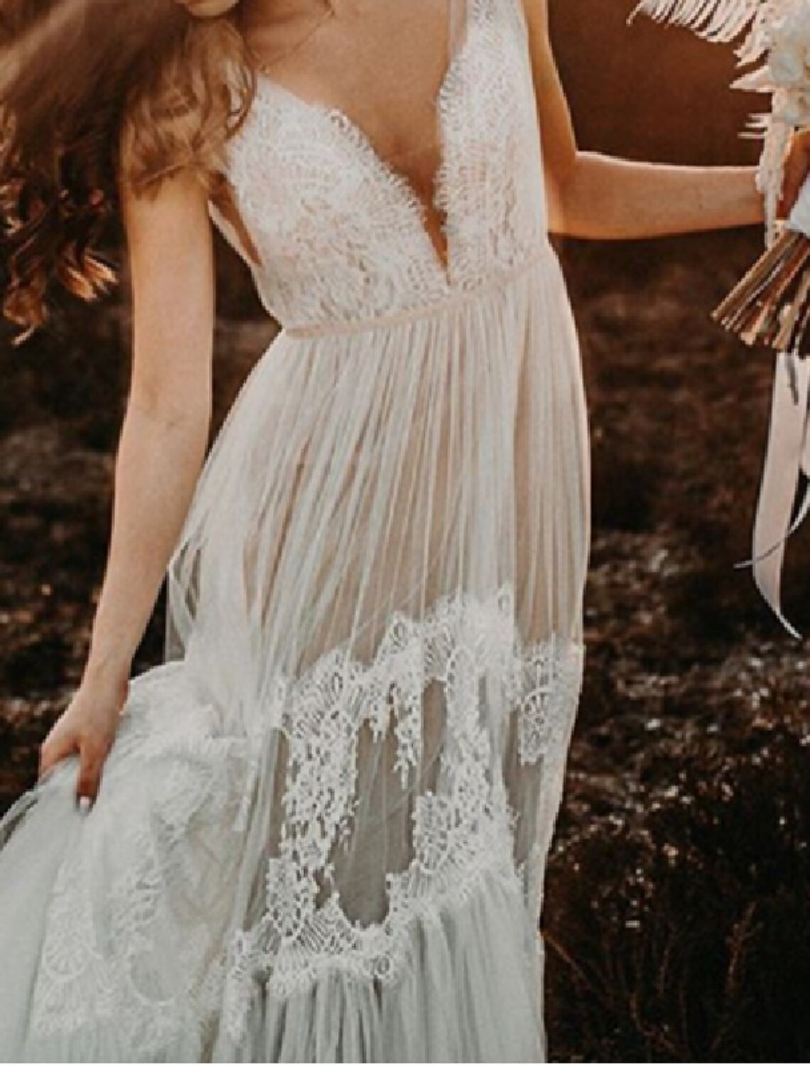 Luolandi Beach Boho Wedding Dresses A-Line V Neck Sleeveless Court Train Lace Bridal Gowns With Lace Fall Wedding Party