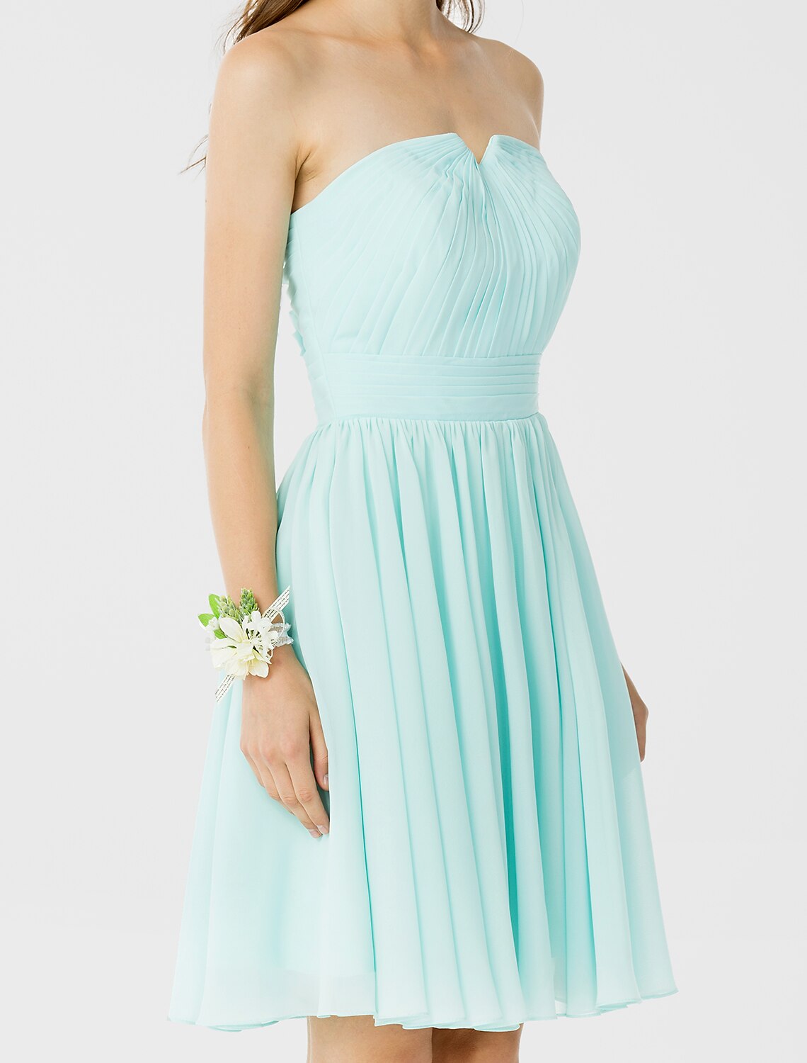 Luolandi Princess / A-Line Bridesmaid Dress Notched Sleeveless Open Back Knee Length Chiffon with Ruched