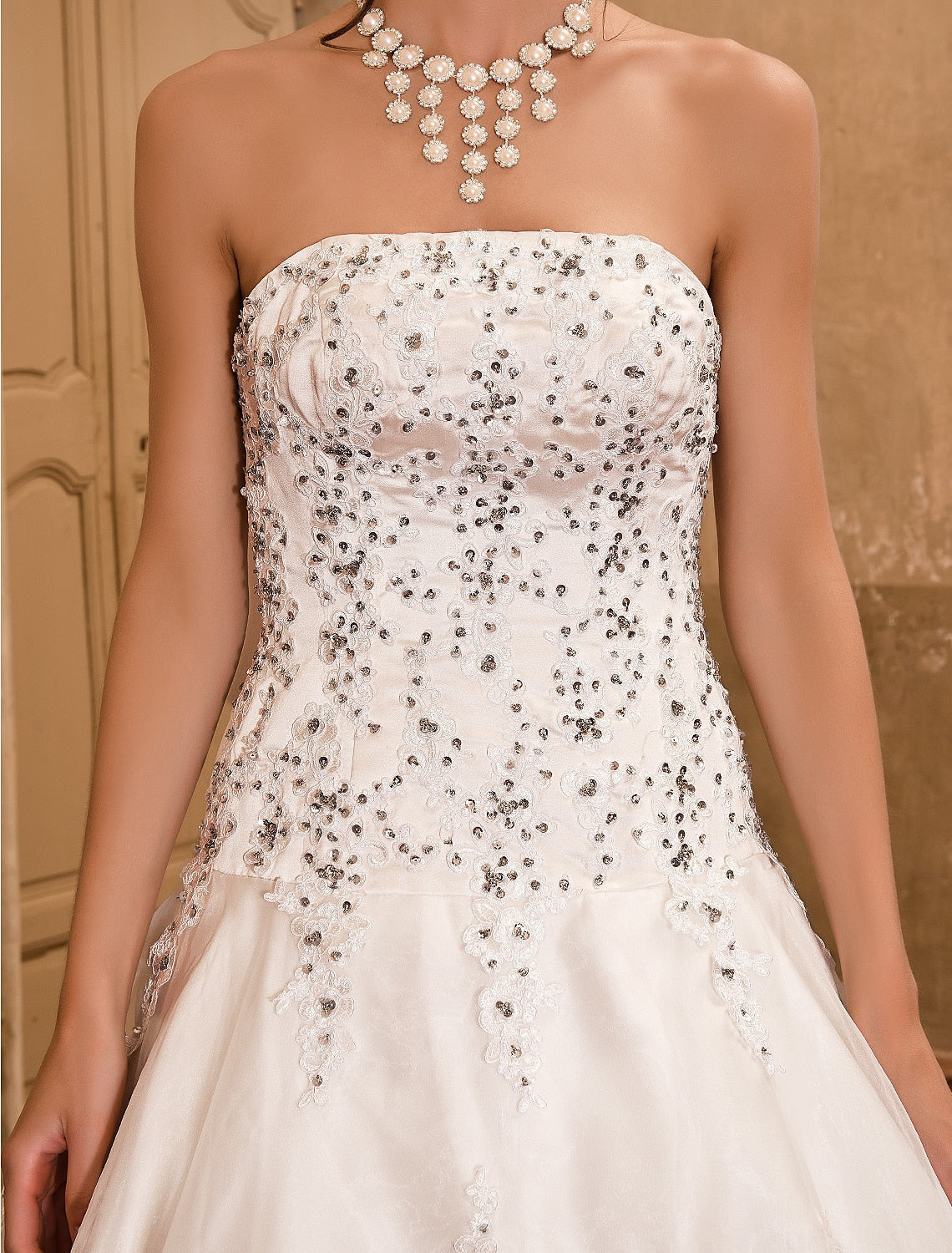 Luolandi Hall Wedding Dresses Ball Gown Strapless Short Sleeve Floor Length Satin Bridal Gowns With Beading