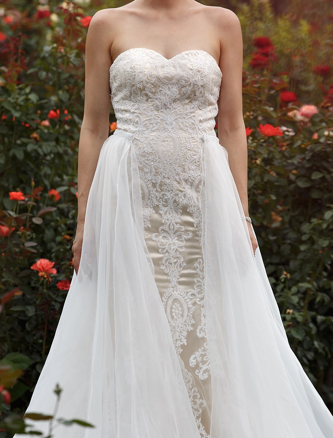 Luolandi Hall Wedding Dresses Mermaid / Trumpet Sweetheart Strapless Court Train Lace Bridal Gowns With Beading