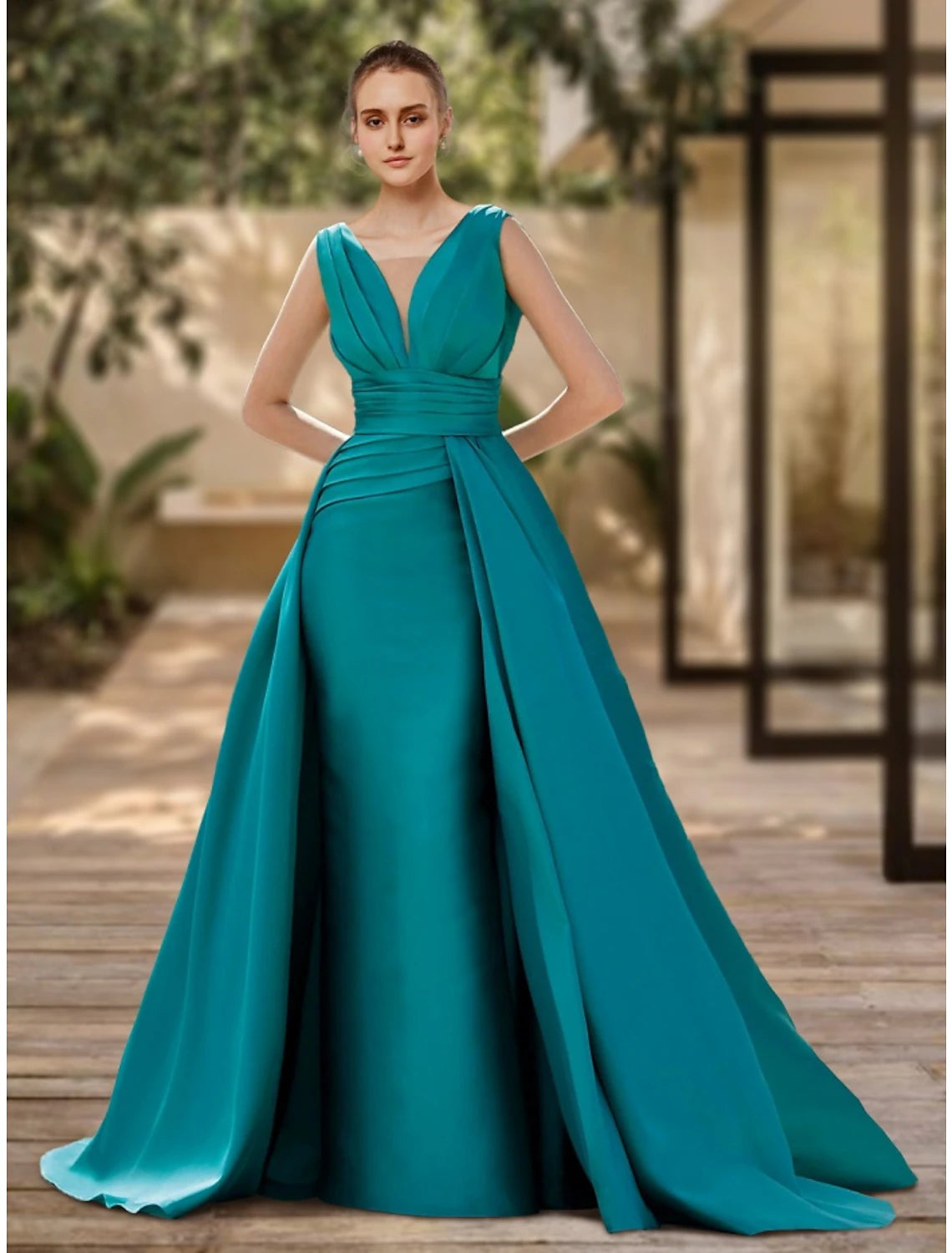 Luolandi A-Line Evening Gown Elegant Dress Formal Sweep / Brush Train Christmas Red Green Dress Sleeveless V Neck Satin