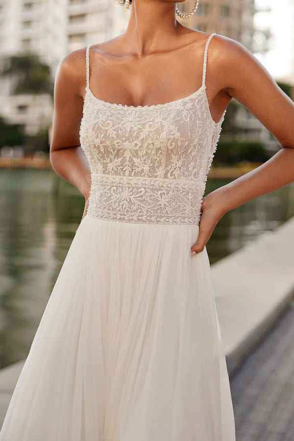 Luolandi Thin shoulder strap lace sticker side slit thin gauze beach wedding dress Open Back