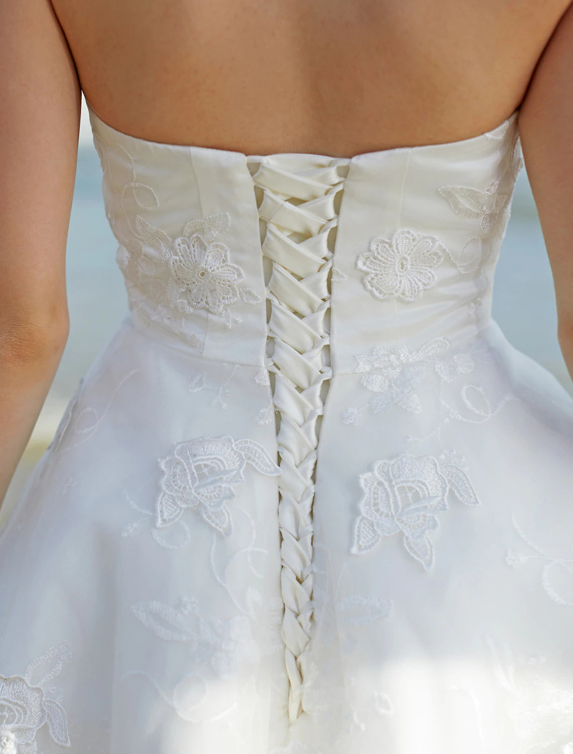 Luolandi Hall Boho Wedding Dresses A-Line Sweetheart Strapless Knee Length Lace Bridal Gowns