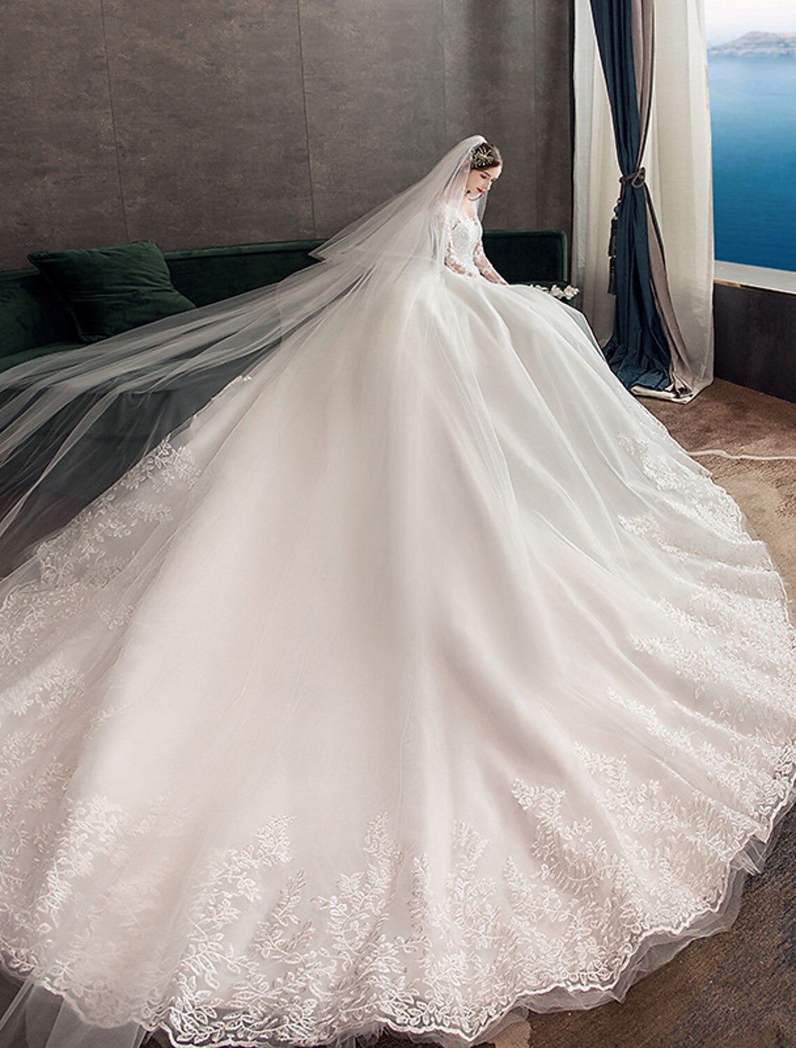 Luolandi Engagement Formal Fall Wedding Dresses Ball Gown Illusion Neck Long Sleeve Cathedral Train Lace Bridal Gowns