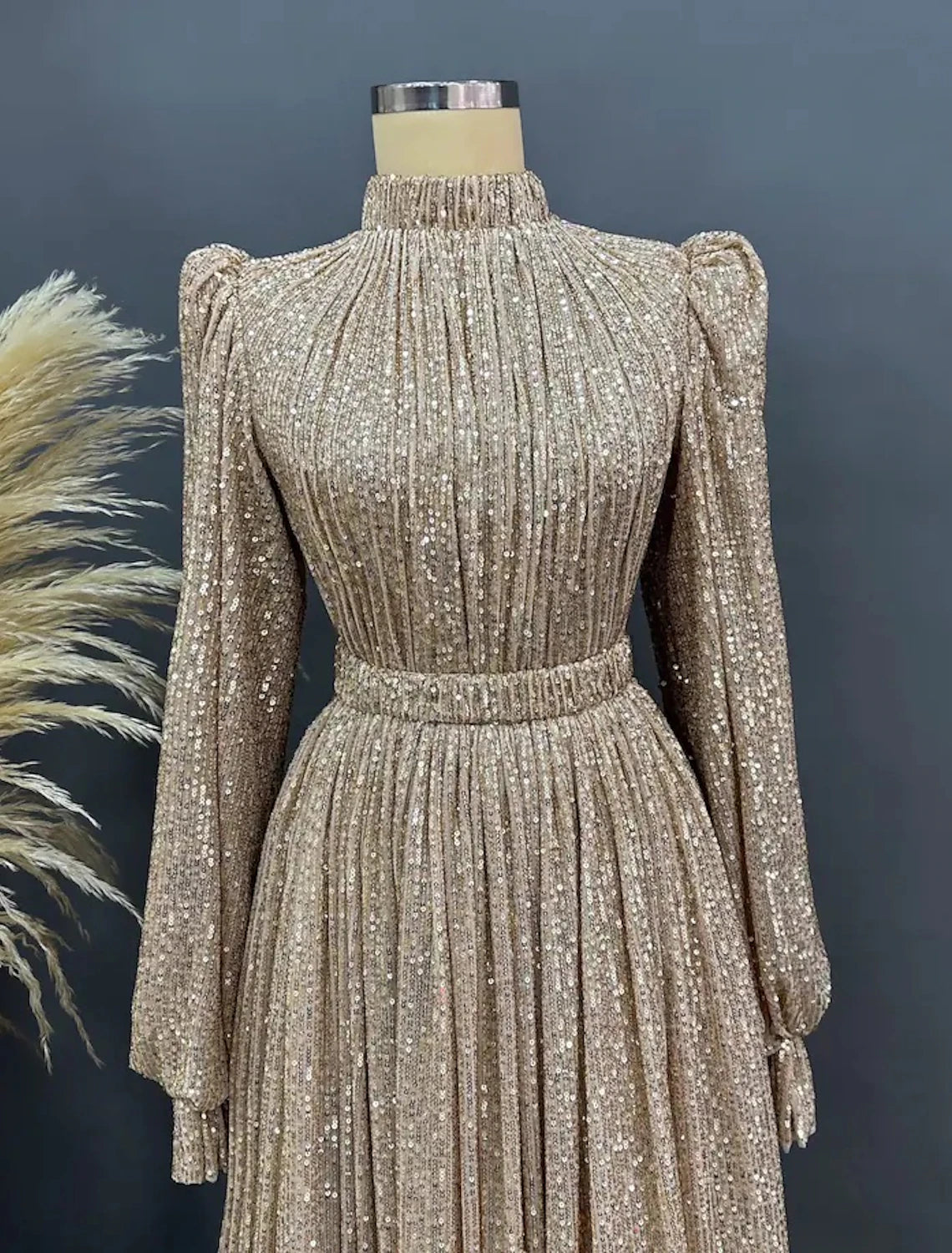 Luolandi A-Line Evening Gown Glittering Dress Christmas Black Tie Floor Length Long Sleeve Jewel Neck Fall Wedding Guest Sequined