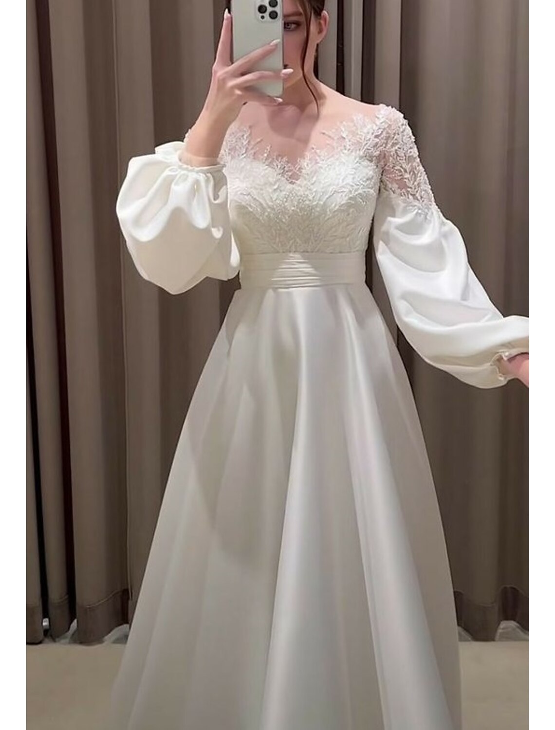 Luolandi Hall Vintage Formal Wedding Dresses A-Line V Neck Long Sleeve Sweep / Brush Train Satin Bridal Gowns With Embroidery