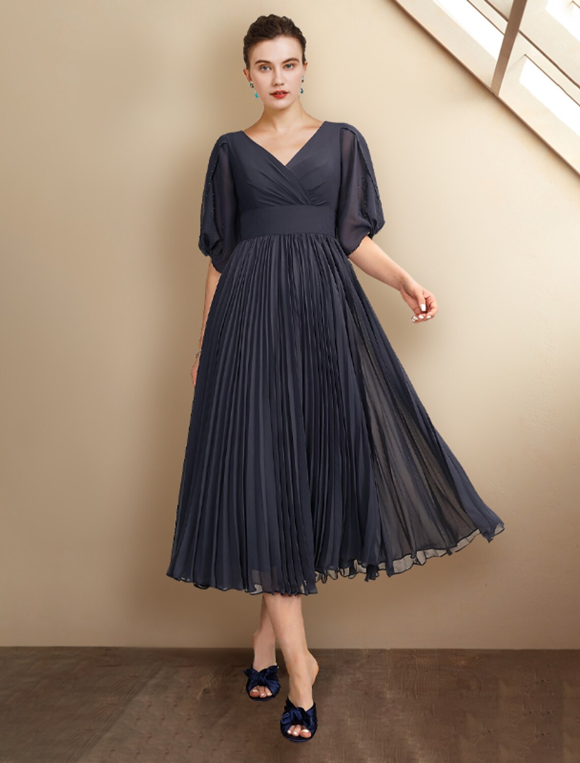 Luolandi A-Line Mother of the Bride Dress Plus Size Elegant V Neck Tea Length Chiffon Half Sleeve