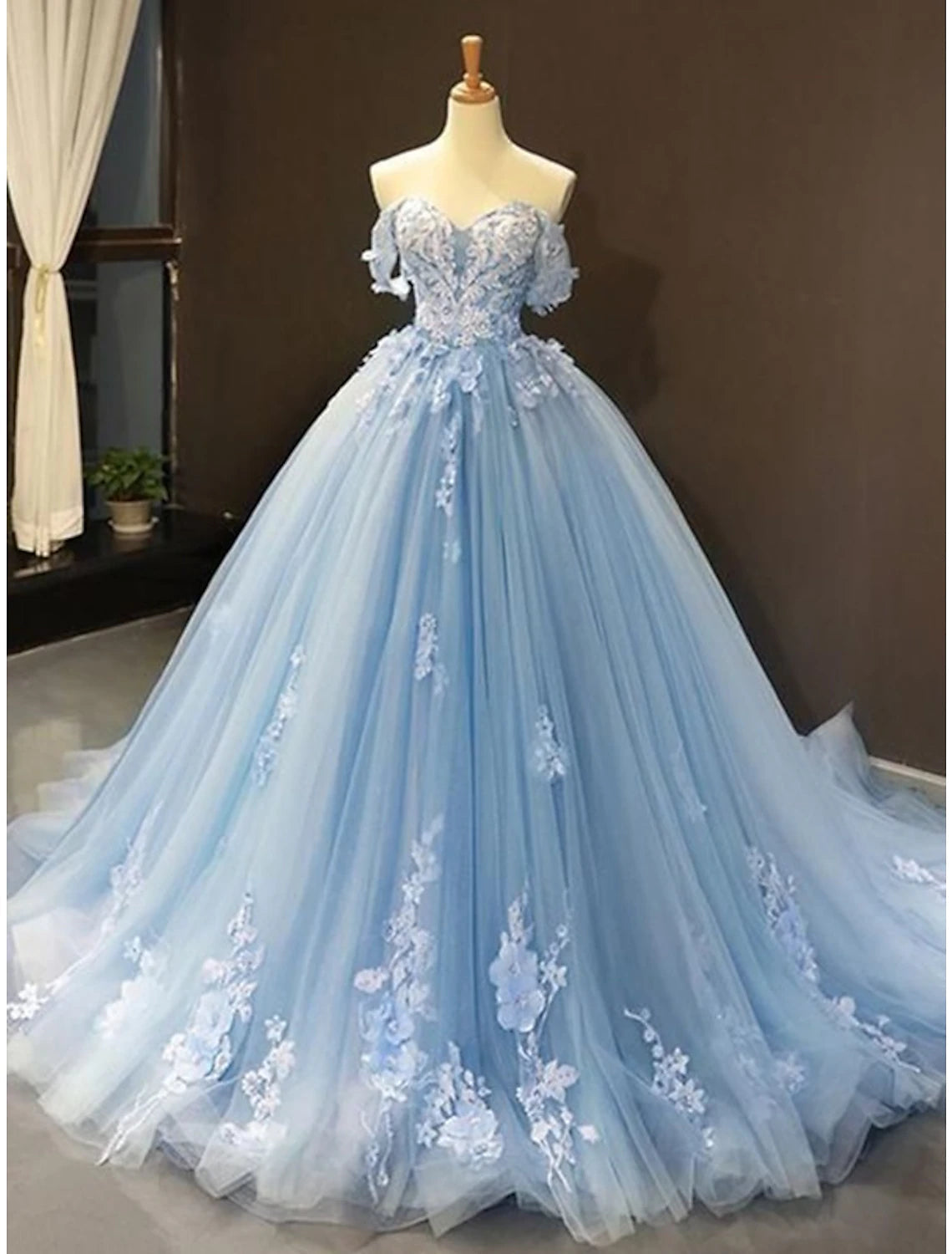 Ball Gown Prom Dresses Floral Wedding Dress Court Train Short Sleeve Sweetheart Lace with Pleats