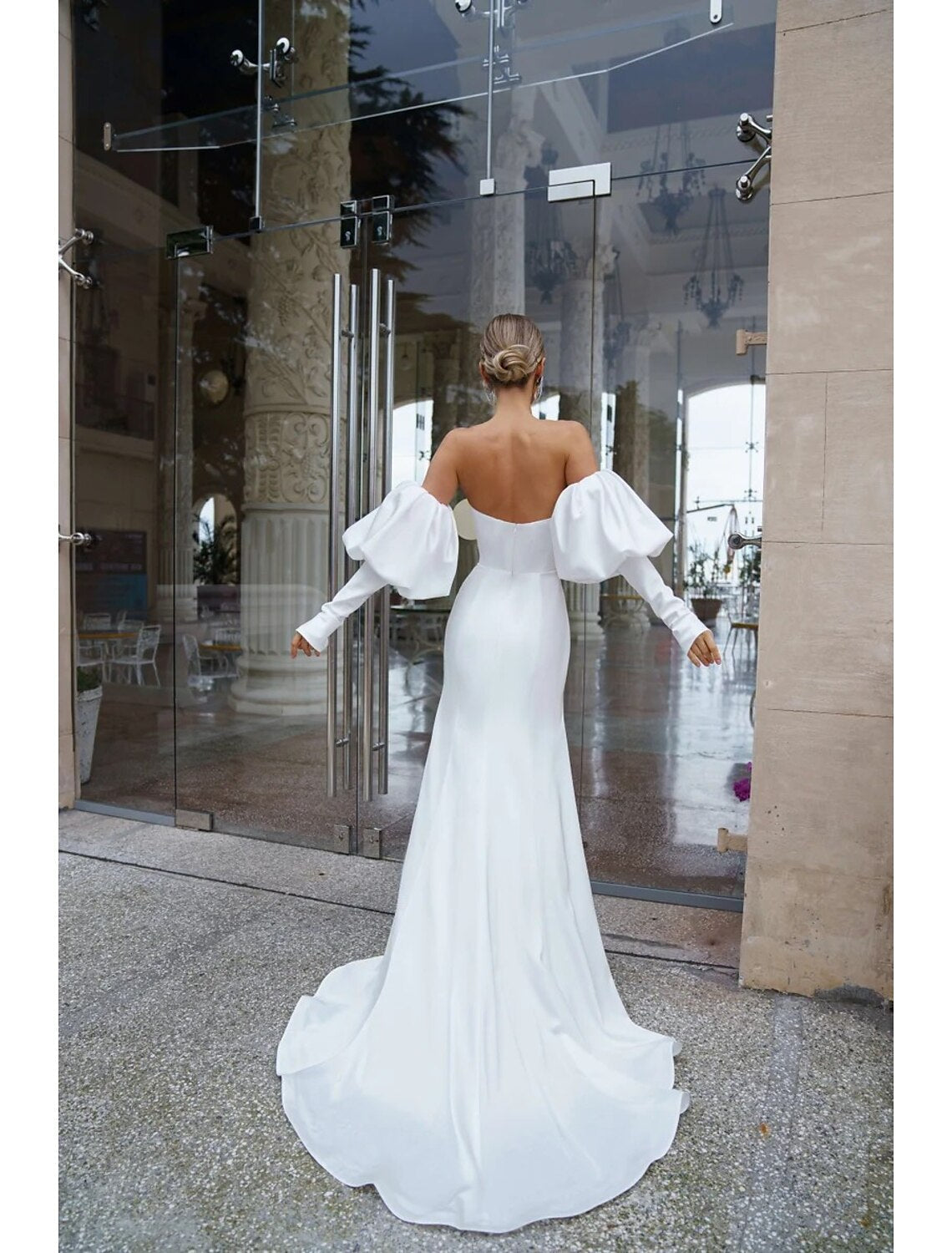 Luolandi Hall Casual Wedding Dresses Mermaid / Trumpet Off Shoulder Long Sleeve Court Train Satin Bridal Gowns With Ruched