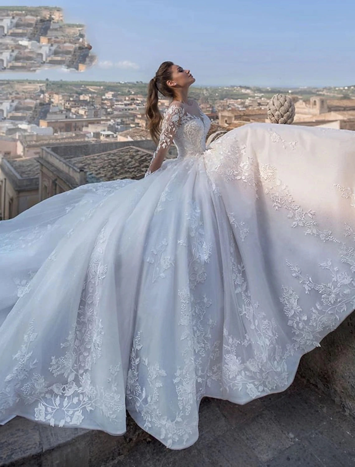 Luolandi Engagement Sexy Fall Formal Wedding Dresses Ball Gown V Neck Long Sleeve Chapel Train Lace Bridal Gowns