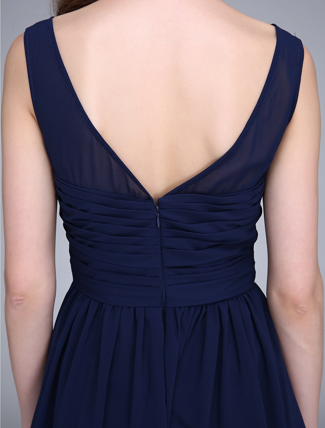 Luolandi Bridesmaid Dress Jewel Neck Sleeveless Knee Length Chiffon with Ruched