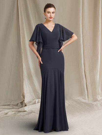 Mother of the Bride Dress Simple Plus Size Elegant V Neck Floor Length Chiffon Short Sleeve with Pleats Ruched