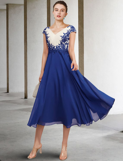 A-Line Mother of the Bride Dress Plus Size Elegant V Neck   Chiffon Lace Cap Sleeve with Appliques Side-Draped