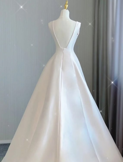 Casual Wedding Dresses Court Train Sleeveless V Neck Satin With Bow(s) Pleats