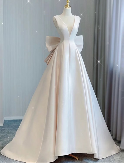 Casual Wedding Dresses Court Train Sleeveless V Neck Satin With Bow(s) Pleats