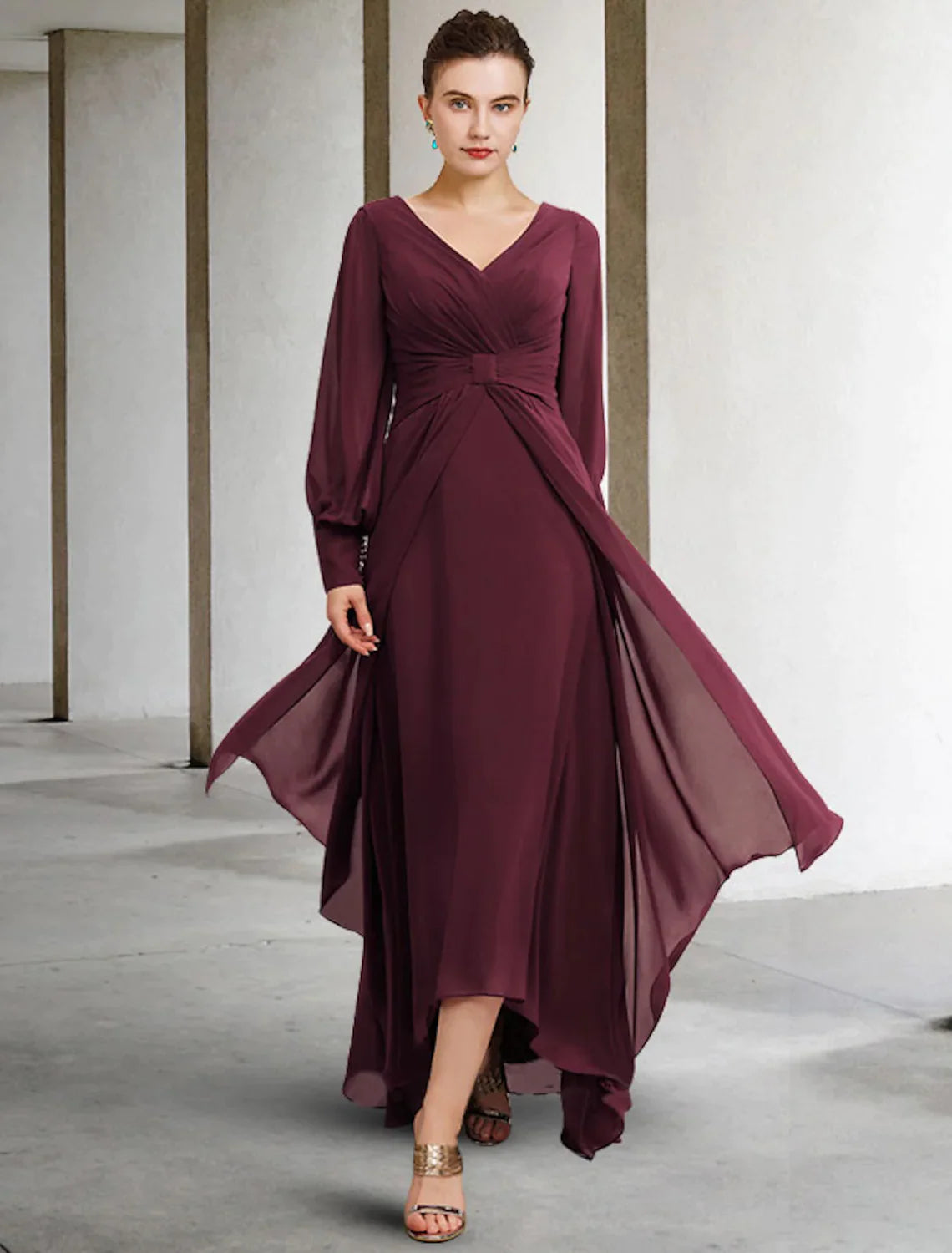 A-Line Mother of the Bride Dress Plus Size Elegant V Neck Asymmetrical Floor Length Chiffon Long Sleeve with Pleats Ruched