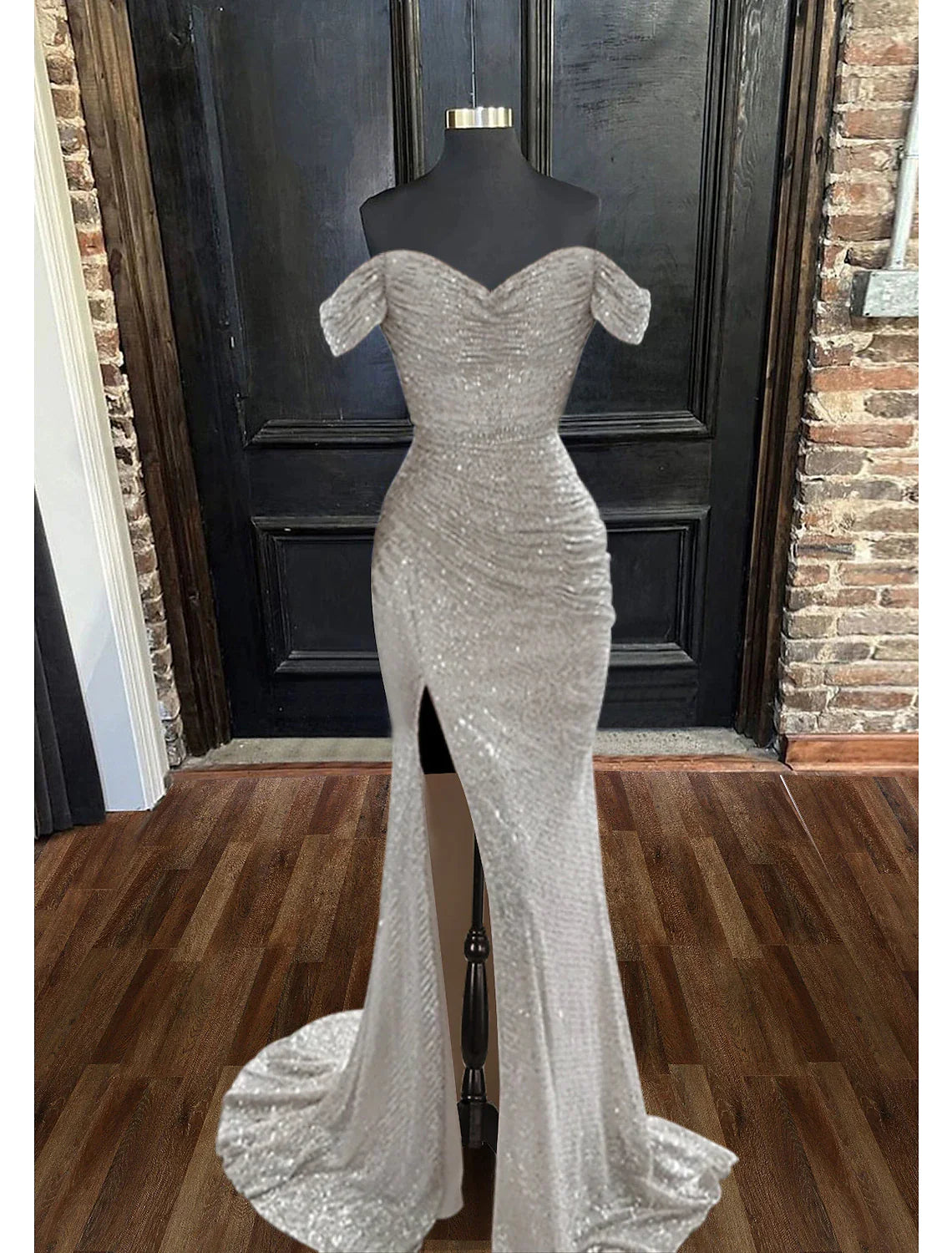Mermaid / Trumpet Evening Gown Sparkle & Shine Dress Prom Floor Length Sleeveless Cowl Neck Sequined with Ruched