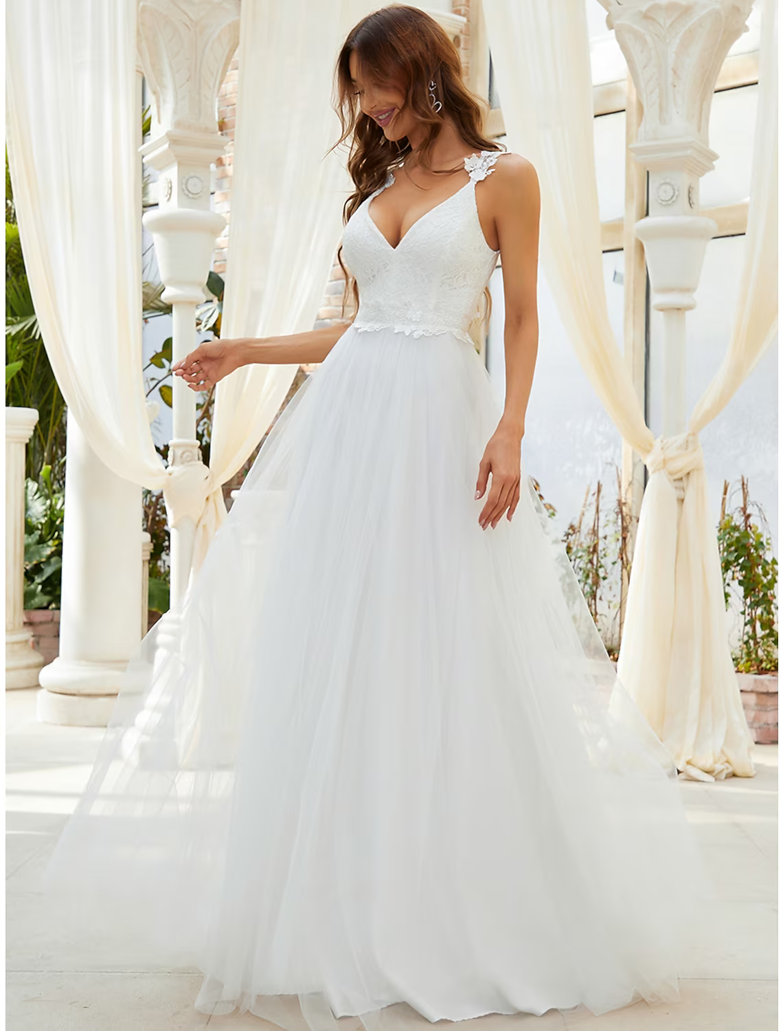 Beach Casual Wedding Dresses Floor Length A-Line Sleeveless V Wire V Neck Tulle With Crystals Appliques