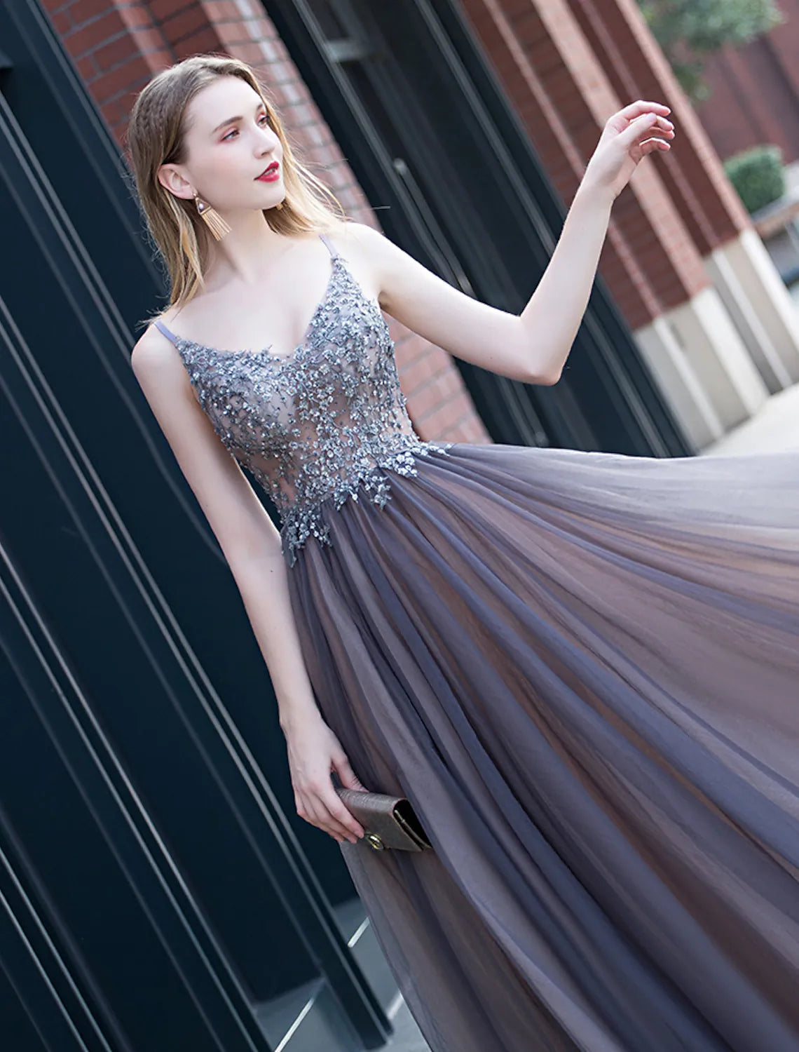 A-Line Elegant Party Prom Dress V Neck Sleeveless Floor Length Tulle Pleats Appliques