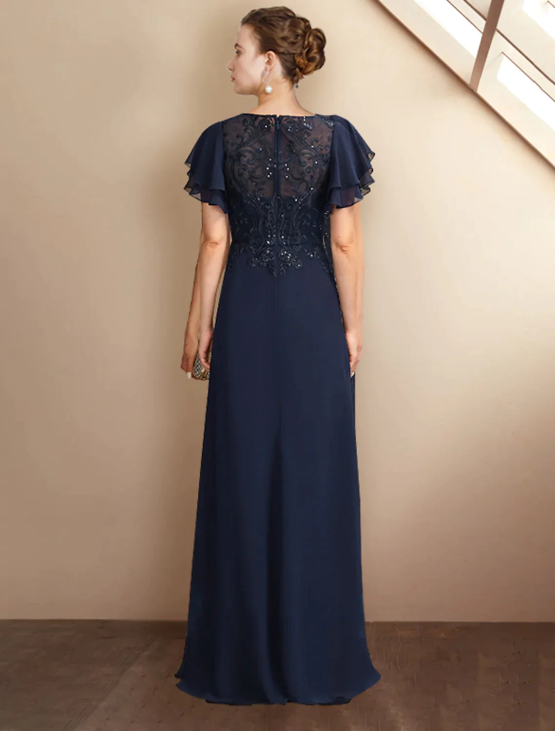 A-Line Mother of the Bride Dress Plus Size Elegant Floor Length Chiffon Lace Short Sleeve with Sequin Appliques